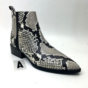 MARC FISHER Vivica ankle boot  sz 7